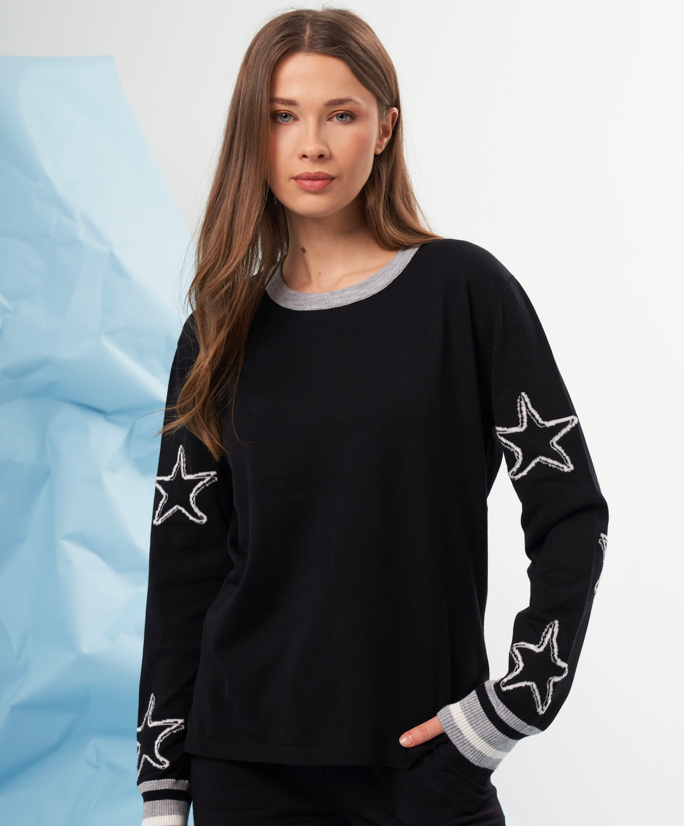 Star Sleeve Scoop Neck
